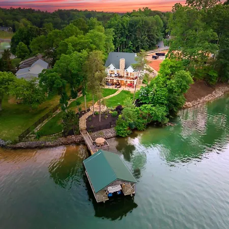 Spacious Waterfront Home On Lake Norman With Firepit Views And Dock Access